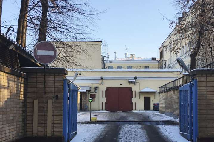 Українські консули відвідують в «Лефортово» поранених моряків
