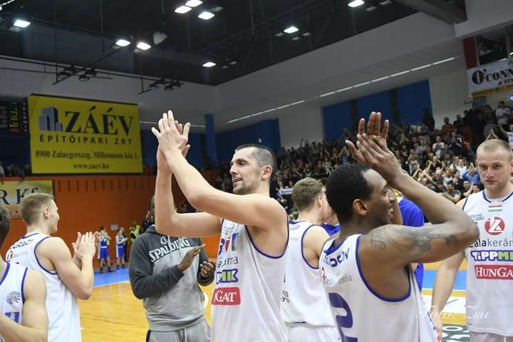 Українського баскетболіста визнали найкращим центровим туру угорської ліги
