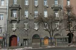 Невідомі обстріляли київський офіс спілки журналістів