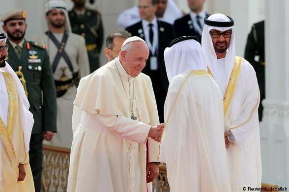 Папа римский во время визита в Саудовскую Аравию призвал «разоружить сердца»