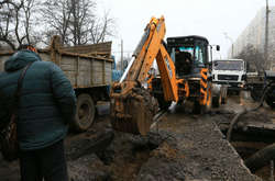 В Одессе прорвало водовод, полгорода осталось без воды (фото)