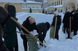 Достоинство граждан России растоптано и московской, и местными властями