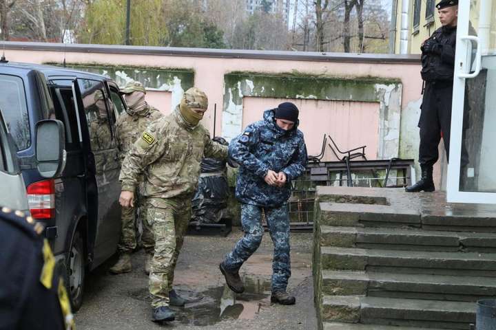 ФСБ допитала двох полонених українських моряків