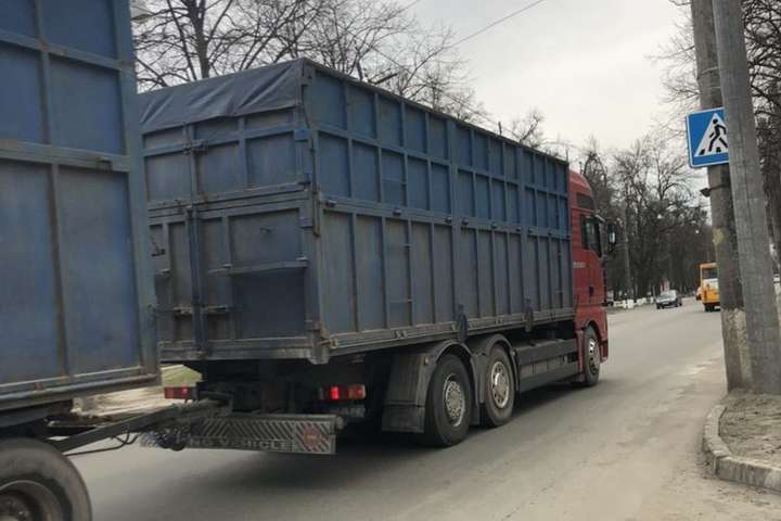 У Полтавській області обмежено рух вантажного транспорту