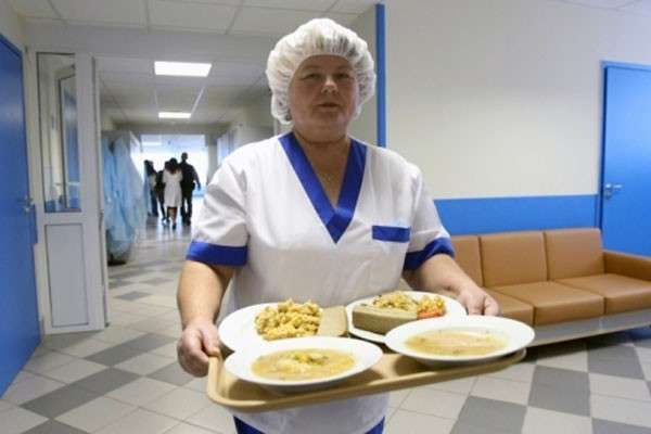 Чим годуватимуть пацієнтів лікарень Києва цього року: фінансування зросло на 50%