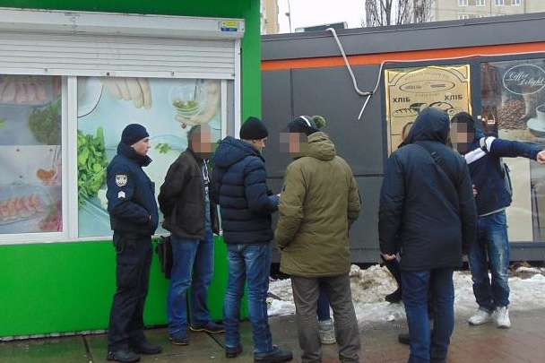 У Києві затримали крадія, який «працював» у маршрутці