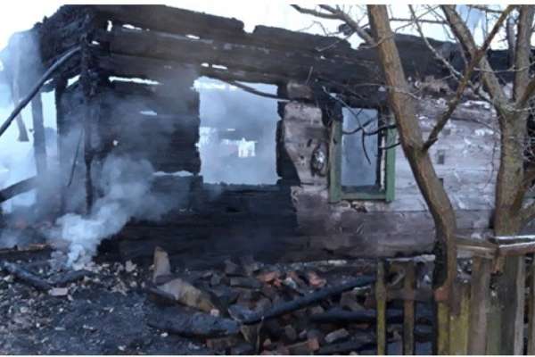 На Київщині у власному будинку згоріла старенька жінка