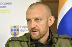 У «Народному фронті» закликали Януковича припинити політичний цирк і відбути покарання