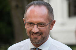 «Країна серед вітрів»: фільм про політика Романа Безсмертного