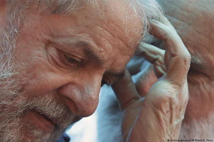 Экс-президент Бразилии да Силва приговорен к 13 годам тюрьмы