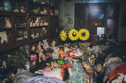 Жінка буквально завалила приміщення сміттям