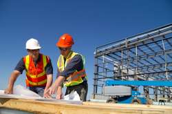 Столичним будівельникам заборгували майже мільйон гривень зарплати 