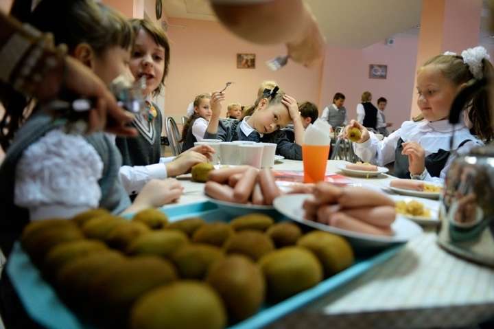 У столичних школах впровадять нову модель харчування