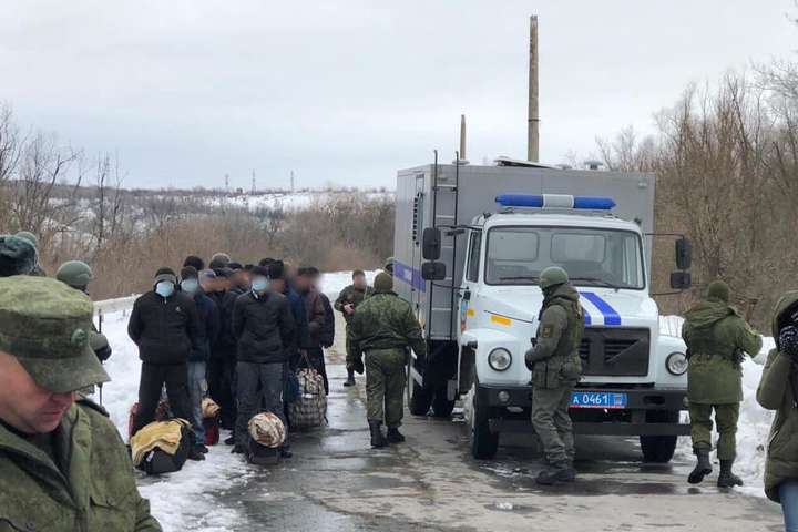 Бойовики «ЛНР» передали українській стороні 33 ув'язнених