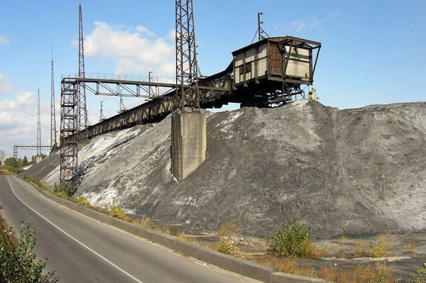 Міністр запропонував будувати дороги з вугільних відходів