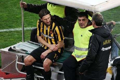 Українець Чигринський отримав травму на десятій хвилині матчу Кубка Греції