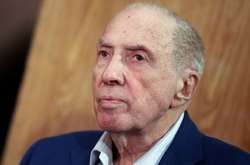  Сергій Юрський запам'ятався глядачам за ролями у фільмах «Любов і голуби», «Місце зустрічі змінити не можна», «Золоте теля», в якому він зіграв Остапа Бендера 