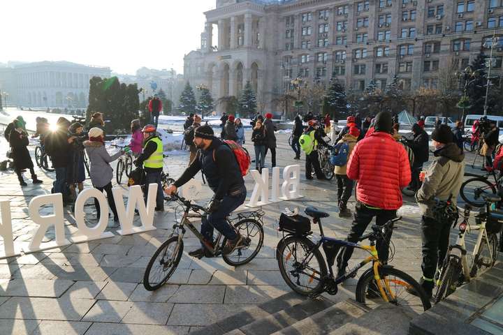 Кияни приєдналися до акції «Велосипедом на роботу»: як це було (фото, відео)