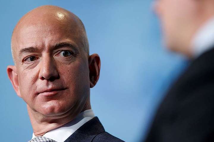 Глава Amazon обвинил издателей National Enquirer в шантаже и вымогательстве