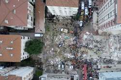Жертв обвалу будинку у Стамбулі вже 14