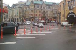 На столичних перехрестях облаштовують острівці безпеки