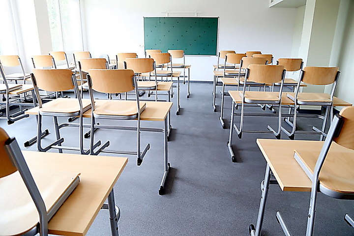На Буковині на карантин закрили 224 школи 