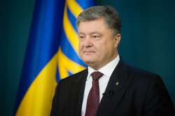 Президент Петро Порошенко переконаний, що українці більше не дозволять, щоб в офісі українського президента сидів російський агент