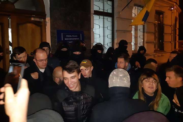 Поліція відпустила затриманих у Києві активістів