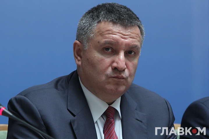 Аваков заявив, що штаби кандидатів у президенти «посилають бойовиків один на одного»