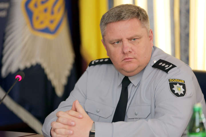 Керівник столичної поліції вибачився за фразу правоохоронця «Лягай, Бандера»