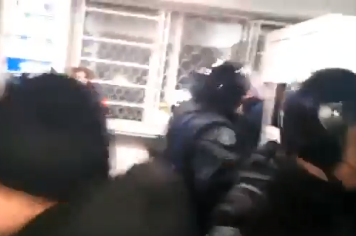 Побиття активістів поліцією: З’явилося відео початку зачистки