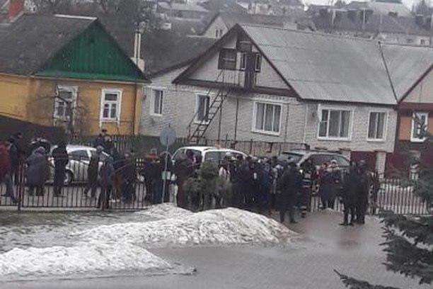 В Беларуси школьник убил учительницу и одного ученика, еще двое - ранены
