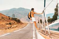 Як поєднувати несумісні речі. Креативні фотоманипуляції, створені іспанським дизайнером