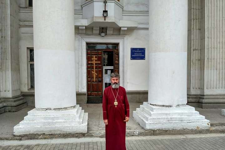 «Знищення української церкви в окупованому Криму»