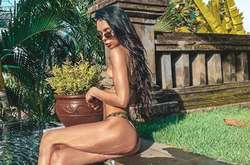 Жена украинского футболиста Артема Кравца похвасталась роскошной фигурой в сети