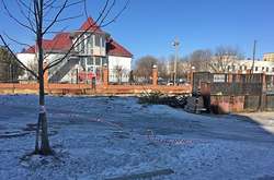  За даними ЗМІ, загиблим виявився громадянин України, який працював двірником 