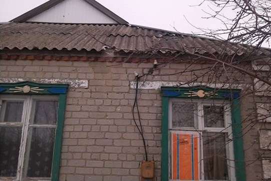 Російські бойовики обстріляли житловий будинок на Донеччині 