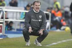 Шпигун тренера Б'єлси випивав в пабах з фанатами суперників «Лідса», щоб добути інформацію