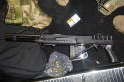 Правоохоронці вилучили у порушника рушницю та дозвіл на зброю