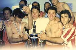 Перший трофей Олега Блохіна-тренера разом із гравцем Геннадієм Литовченком - Кубок Греції