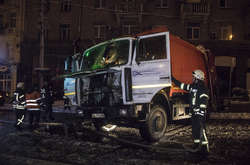  Пожежа сильно пошкодила весь салон сміттєвоза, а також моторний відсік 