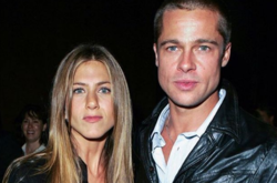 Анджелина Джоли злится, что Брэд Питт посетил вечеринку в честь 50-летия Дженнифер Энистон