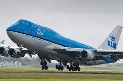 У найбільшому аеропорту Нідерландів зіткнулися два авіалайнери з пасажирами