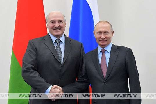 Лукашенко пообіцяв Путіну не поставляти в Росію неякісні «горілку та закуску»