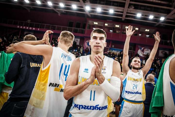 Українські зірки баскетболу кличуть підтримати їх у матчі з Чорногорією (відео)