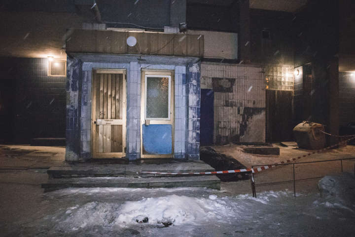 У центрі Києва чоловік випав з вікна дев’ятого поверху