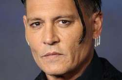 Джонни Деппа засняли  за поцелуями с новой девушкой в Белграде