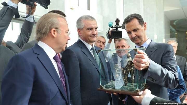 В окупований Крим приїдуть Асад і Ле Пен 