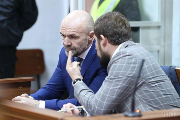 Адвокат Мангера переконав суд, що погано знає російську і затребував українського перекладача 
