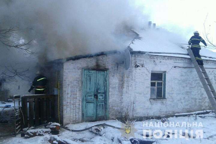 «Привітав» із Днем закоханих: чоловік на Київщині підпалив хату своєї колишньої